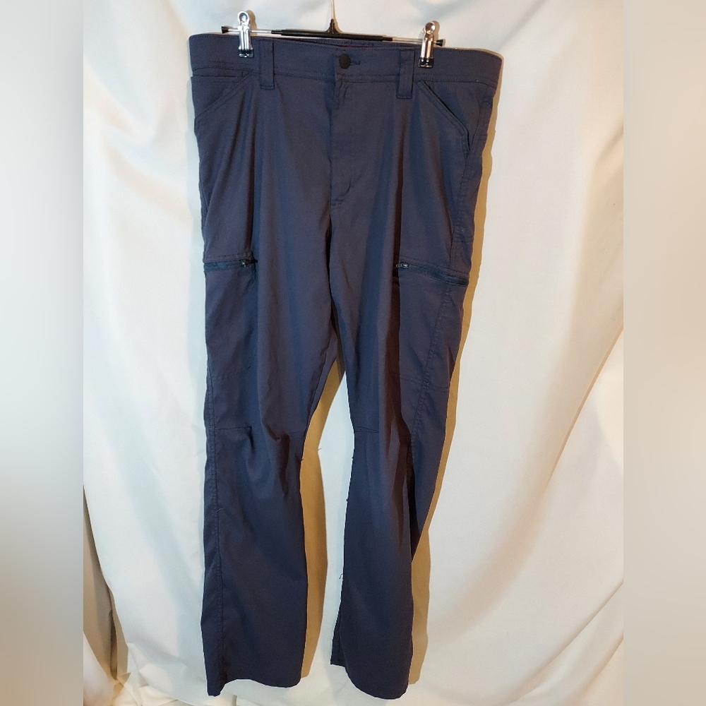 Wrangler Men's Dark Blue Comfort Waist Cargo Pants 34x32
